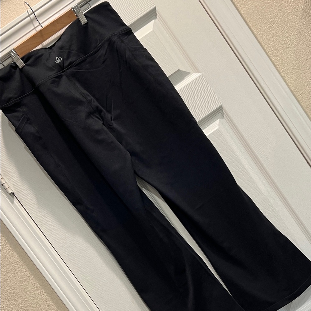 Elegant Black Women's flared Leggings - Picture 11 of 11